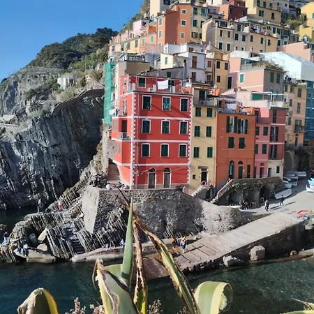 Casa Vacanze Buddy La Tua Base Per Visitare Il Mare Delle Cinque Terre * 斯培西亚
