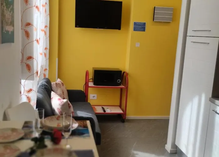 Casa Vacanze Buddy La Tua Base Per Visitare Il Mare Delle Cinque Terre アパート ラ・スペツィア