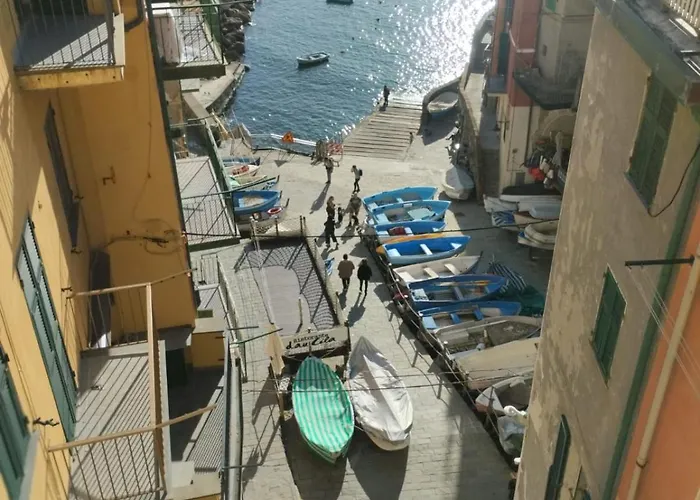 Casa Vacanze Buddy La Tua Base Per Visitare Il Mare Delle Cinque Terre アパート ラ・スペツィア